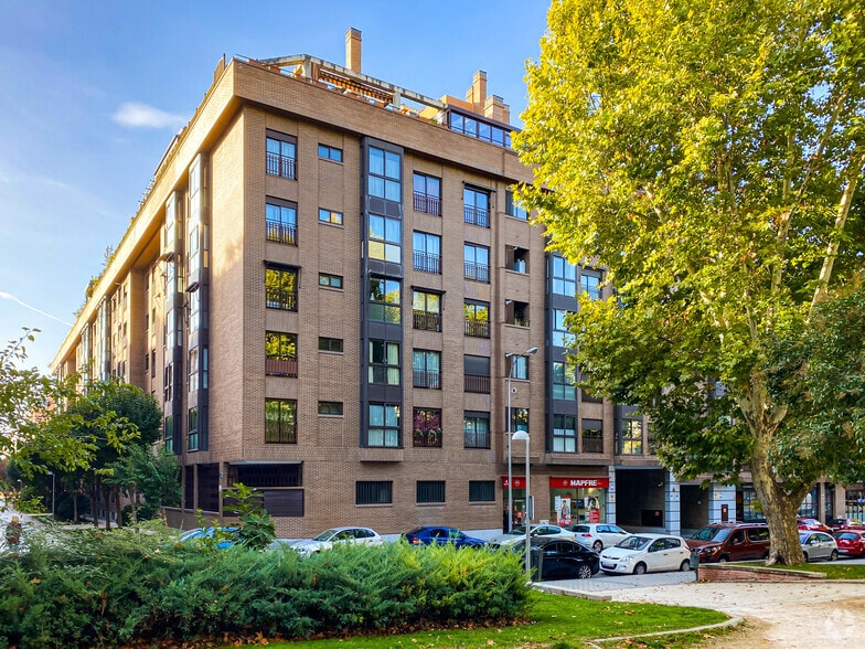 Local en Madrid, Madrid en alquiler - Foto del edificio - Imagen 2 de 2