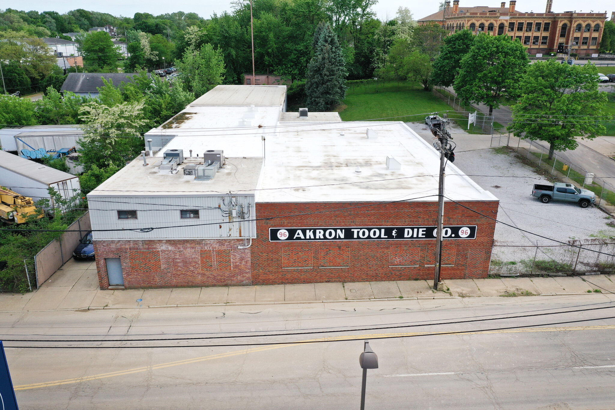 96 E Miller Ave, Akron, OH en venta Foto del edificio- Imagen 1 de 24