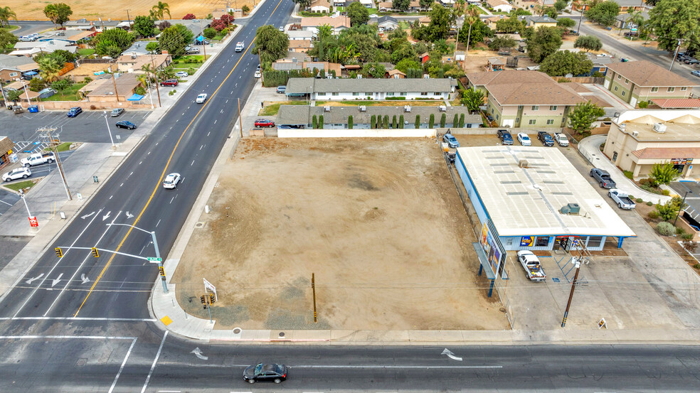 1594 W Olive Ave, Porterville, CA en venta - Foto del edificio - Imagen 3 de 10