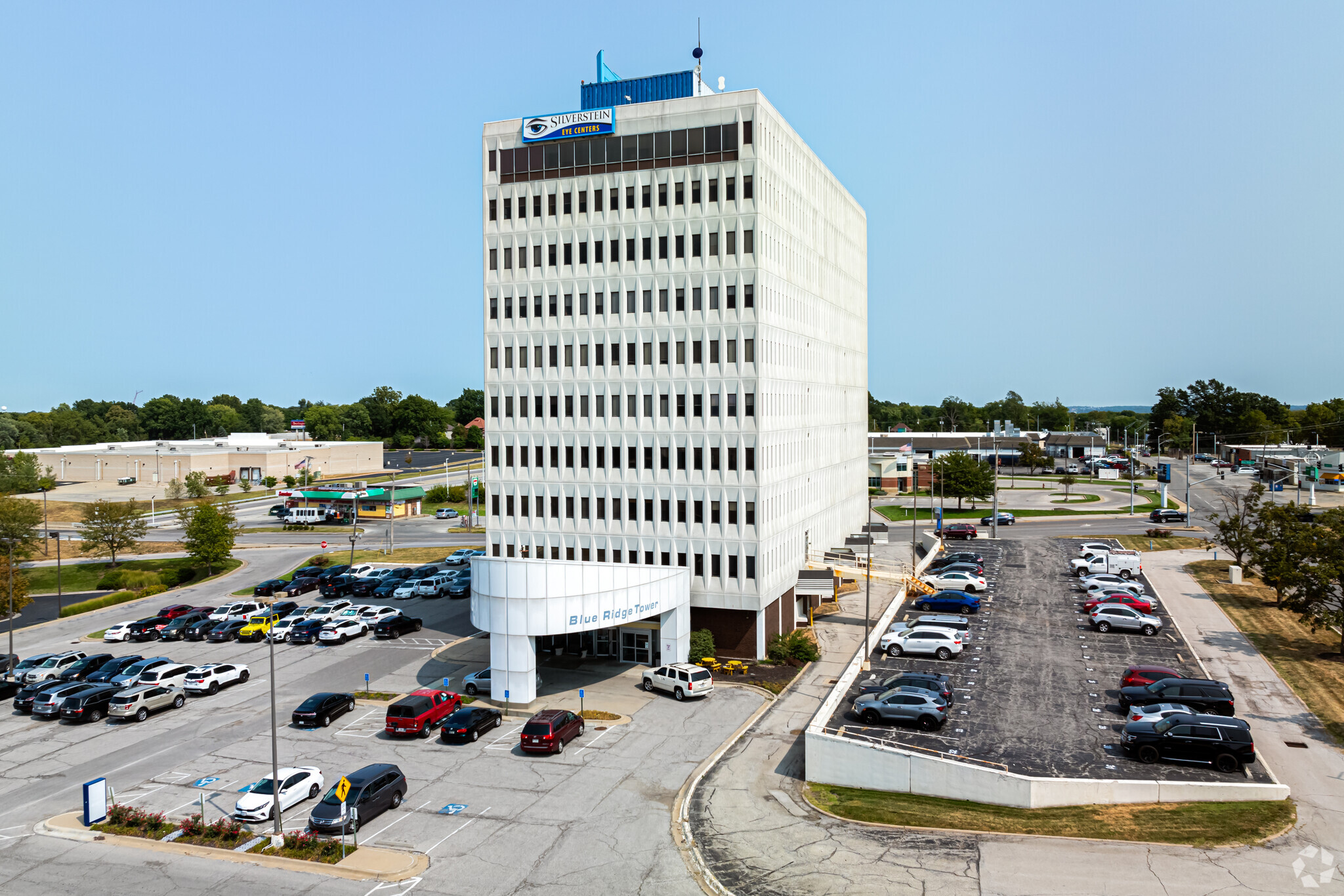 4240 Blue Ridge Blvd, Kansas City, MO en alquiler Foto del edificio- Imagen 1 de 48