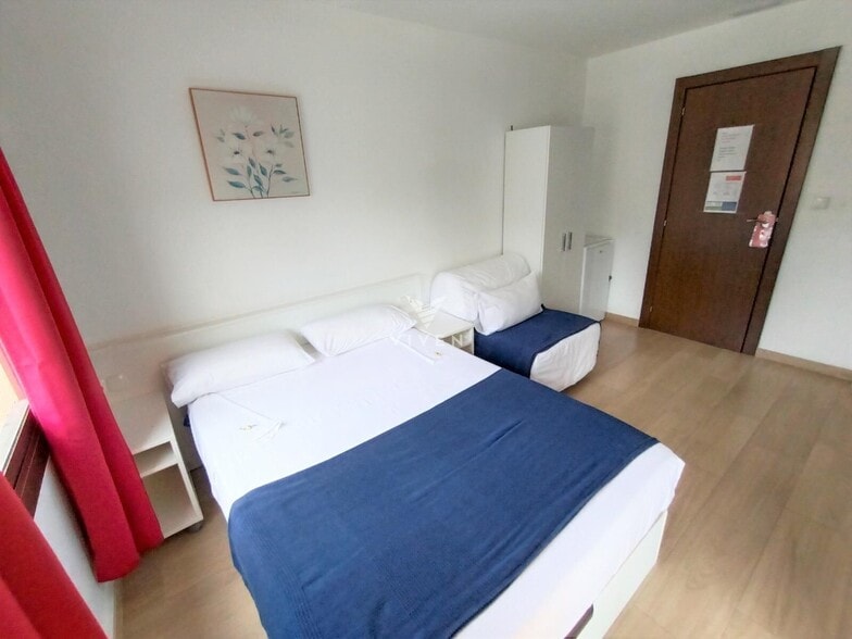 Oficina en Cubelles en venta - Foto del edificio - Imagen 2 de 13