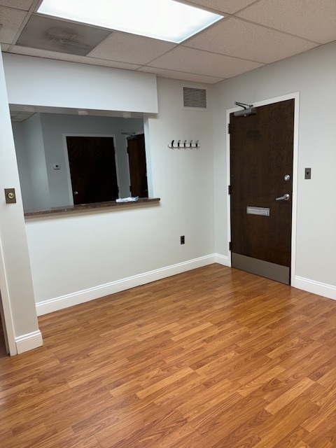 611 S Carlin Springs Rd, Arlington, VA 22204 - Unidad 409 -  - Foto del interior - Image 1 of 6