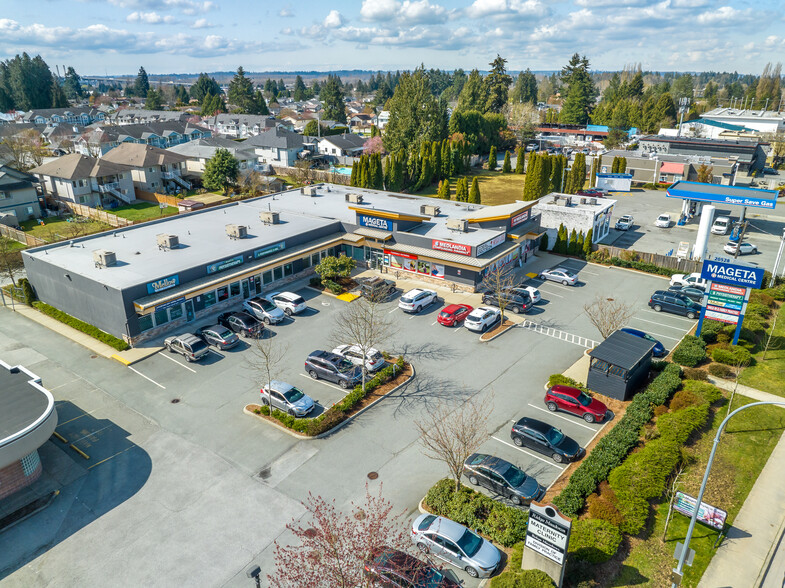 20528 Lougheed Hwy, Maple Ridge, BC en venta - Foto del edificio - Imagen 2 de 4