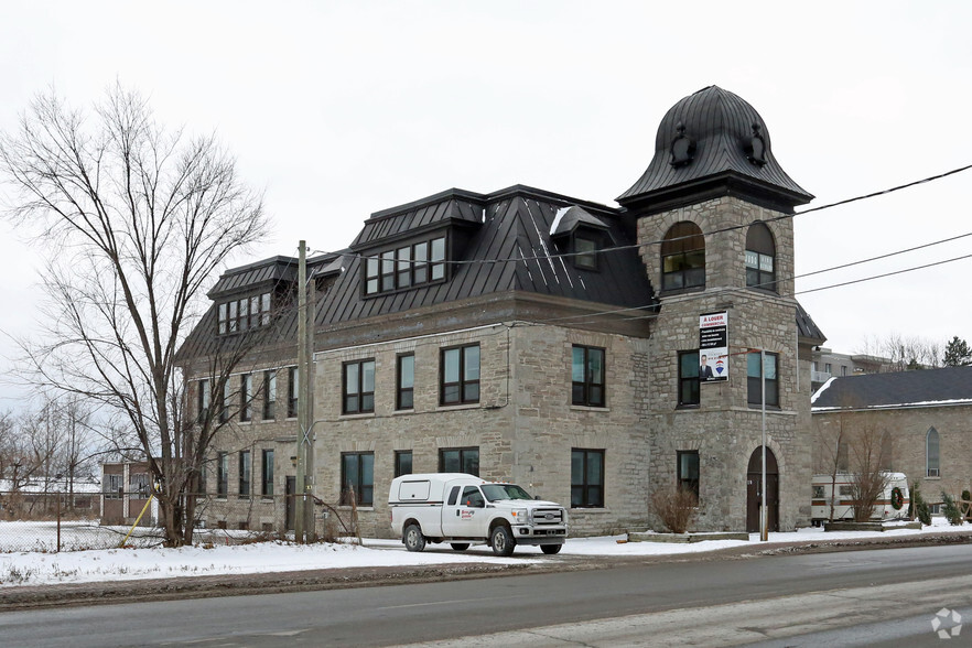 170 Rue Principale, Gatineau, QC en alquiler - Foto del edificio - Imagen 2 de 4