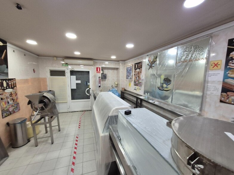 Local en Elda, Alicante en venta - Foto del interior - Imagen 1 de 16