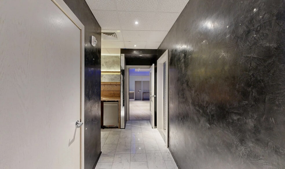 1111 Kane Concourse, Bay Harbor Islands, FL en venta - Matterport 3D Scan - Imagen 2 de 18