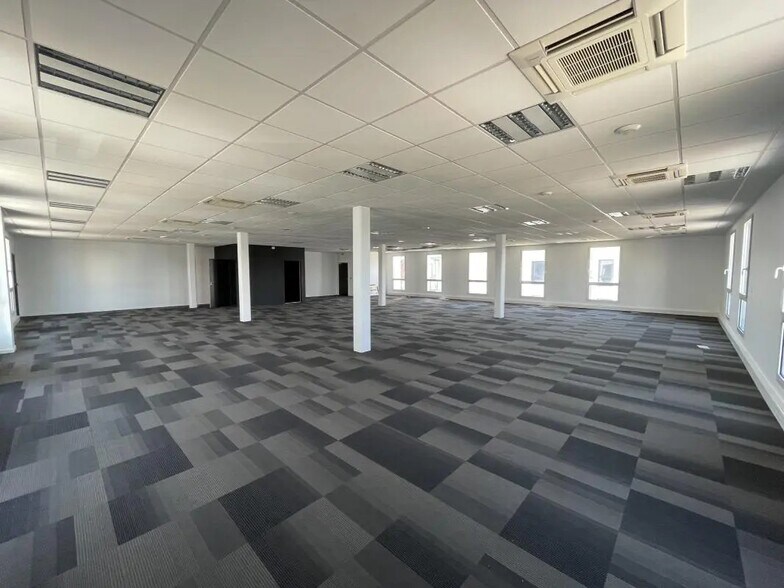 11 Rue Aimé Cotton, Saint-Priest en alquiler - Foto del edificio - Imagen 3 de 16