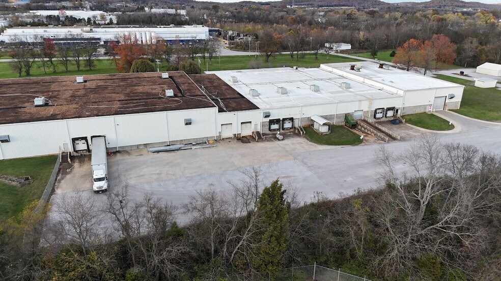 188 Earl Davis Dr, Russellville, KY en venta - Foto del edificio - Imagen 2 de 24