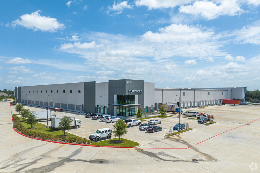 12510 W Airport Blvd, Sugar Land, TX en alquiler - Foto del edificio - Imagen 1 de 28