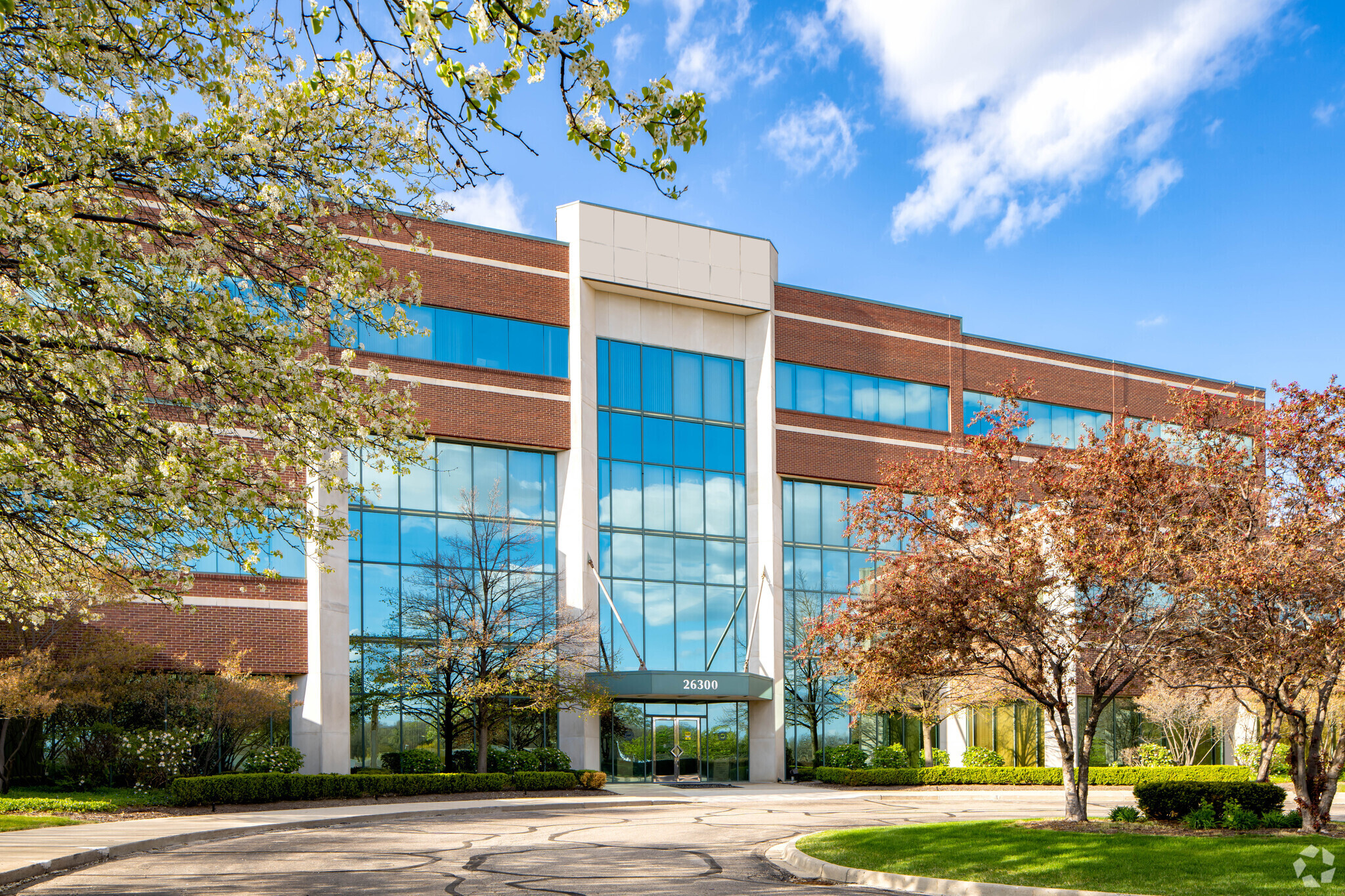 26300 Northwestern Hwy, Southfield, MI en alquiler Foto del edificio- Imagen 1 de 10