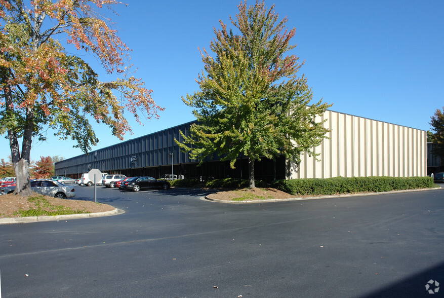 6669 Peachtree Industrial Blvd, Peachtree Corners, GA en alquiler - Foto del edificio - Imagen 3 de 10