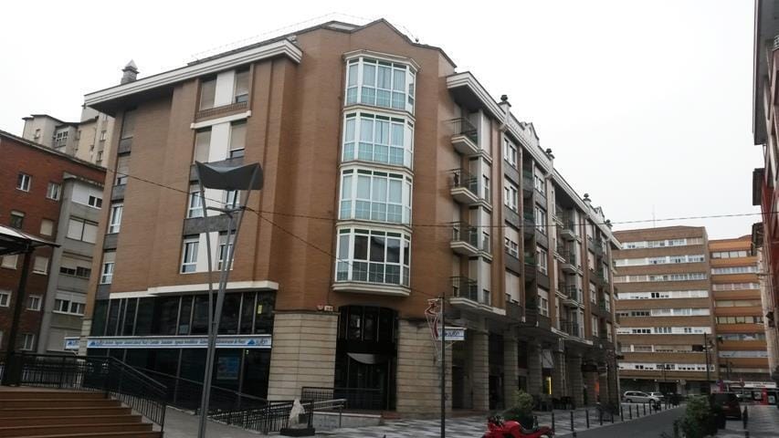 Constitucion De, Camargo, Cantabria en venta Foto del edificio- Imagen 1 de 20