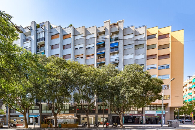 Más detalles de Travessera de les Corts, 241, Barcelona - Edificio residencial​ en venta