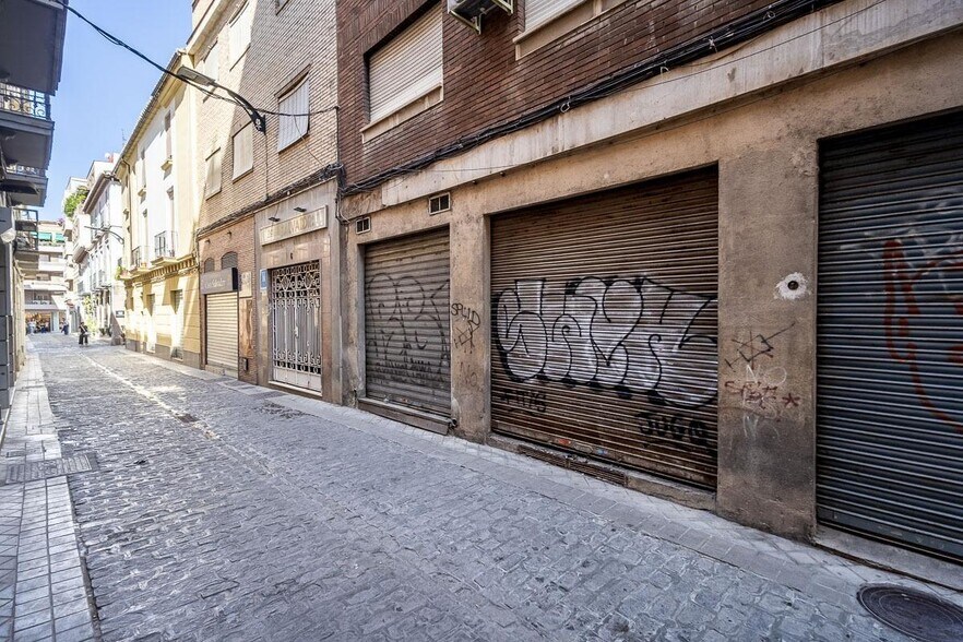 Local en Granada, Granada en venta - Foto del edificio - Imagen 3 de 16