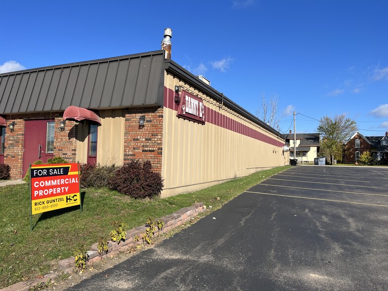 950 W Grand Ave, Wisconsin Rapids, WI en venta - Foto del edificio - Imagen 3 de 23