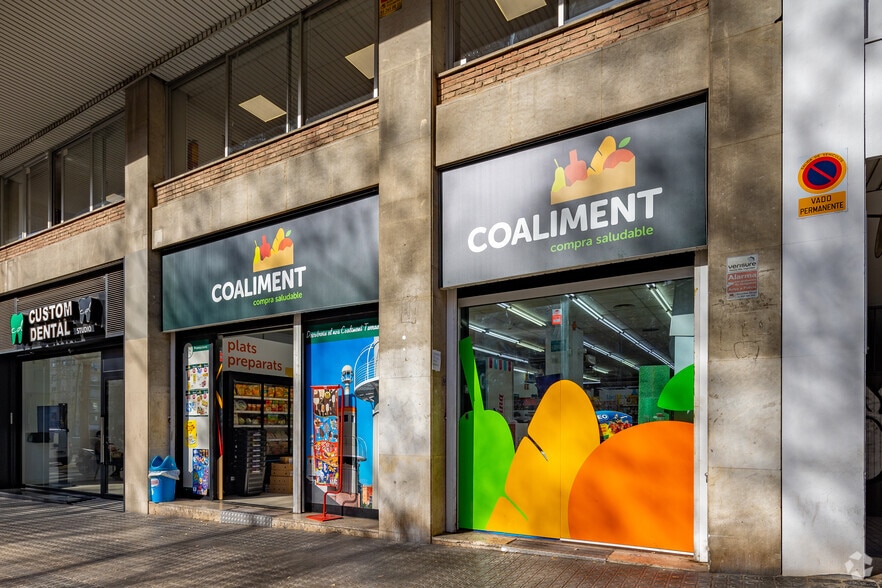 Edificio residencial en Barcelona, Barcelona en venta - Foto del edificio - Imagen 2 de 7