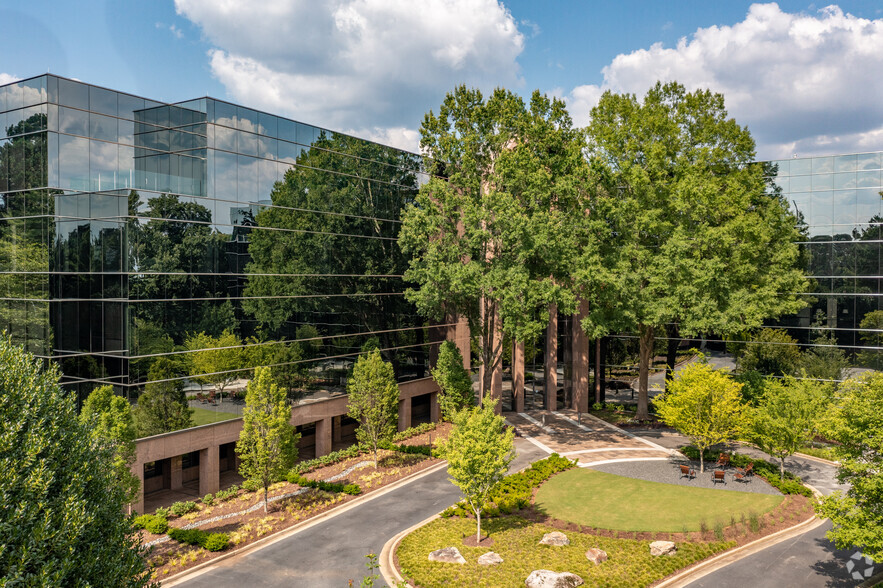 200 Ashford Ctr N, Atlanta, GA en alquiler - Foto del edificio - Imagen 1 de 25