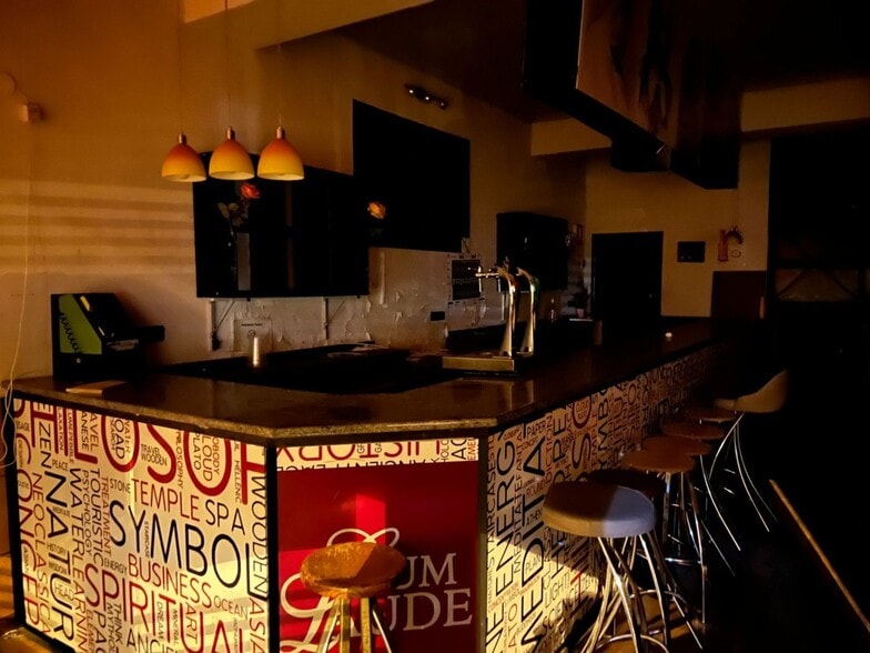 Local en Ponferrada, León en venta - Foto del edificio - Imagen 3 de 6