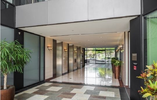 3200 Wilcrest Dr, Houston, TX en alquiler - Vestíbulo - Imagen 2 de 7