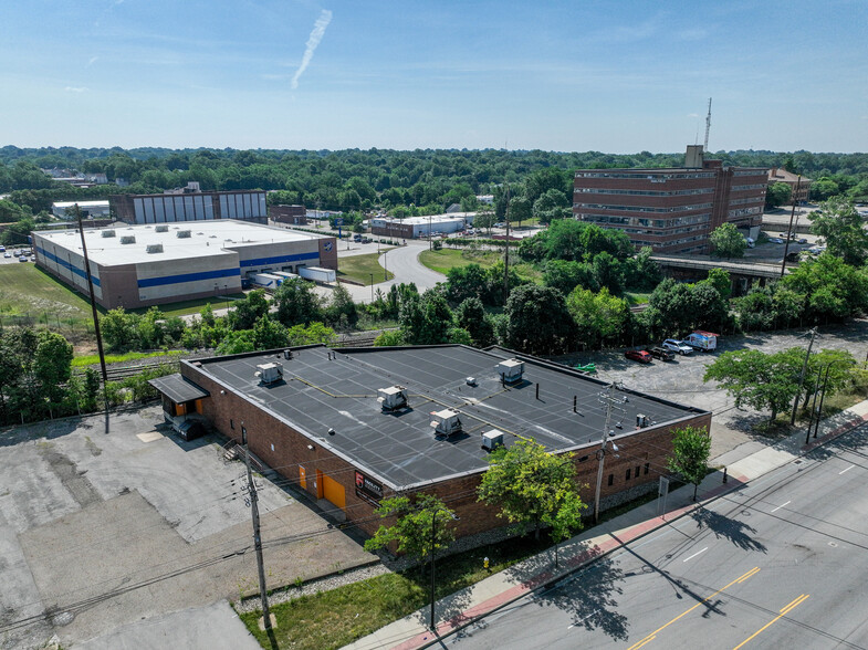 1063 S Main St, Akron, OH en venta - Vista aérea - Imagen 2 de 8