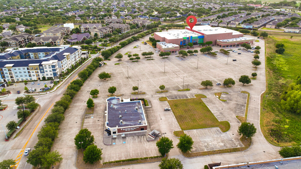 15900 Yorktown Crossing Pky, Houston, TX en venta - Foto del edificio - Imagen 2 de 6