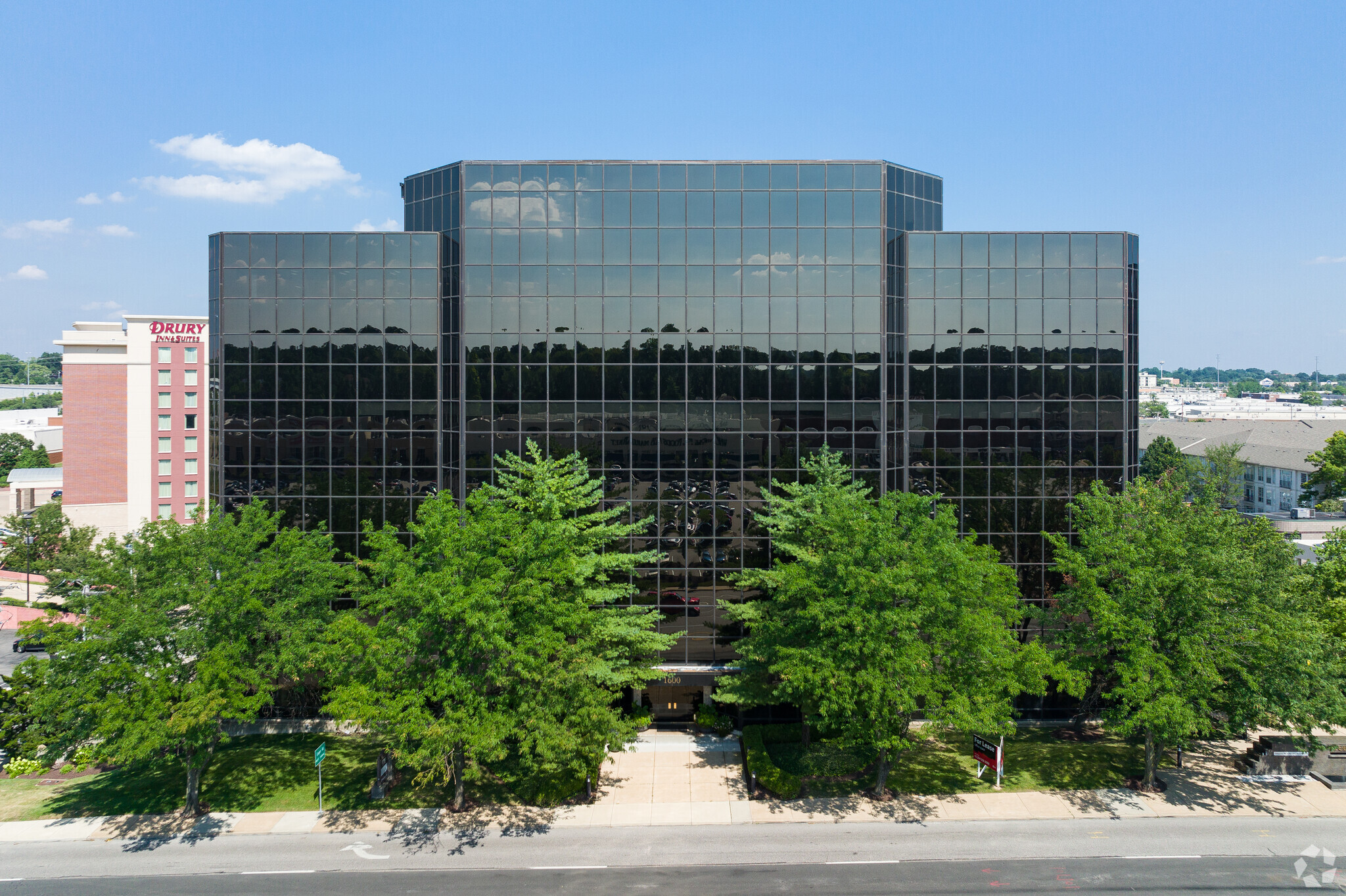 1600 S Brentwood Blvd, Brentwood, MO en alquiler Foto del edificio- Imagen 1 de 7