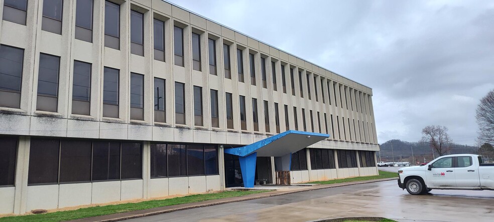 364 Exide Dr, Bristol, TN en alquiler - Foto del edificio - Imagen 1 de 2