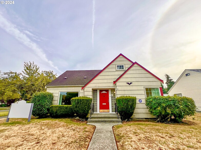 905 Broadway St, Longview, WA en venta - Foto principal - Imagen 1 de 25