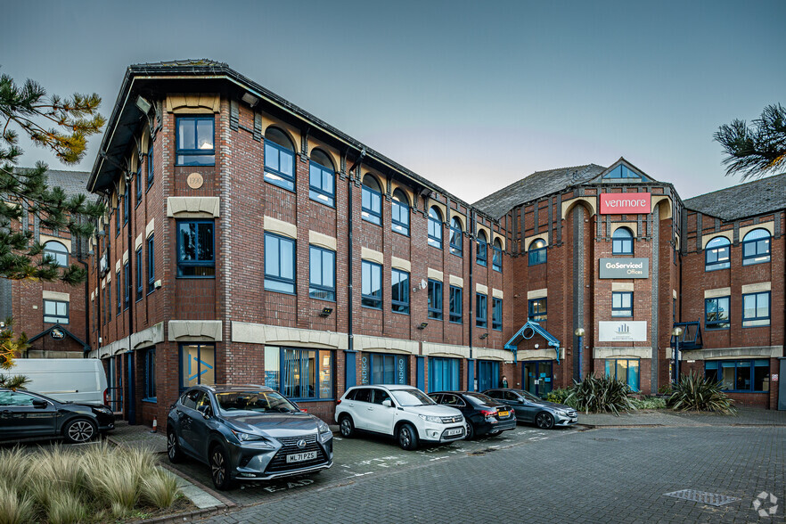 Riverside Dr, Liverpool en alquiler - Foto del edificio - Imagen 1 de 16