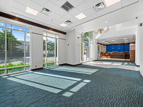 200 NE 3rd Ave, Fort Lauderdale, FL en alquiler Foto del interior- Imagen 2 de 5