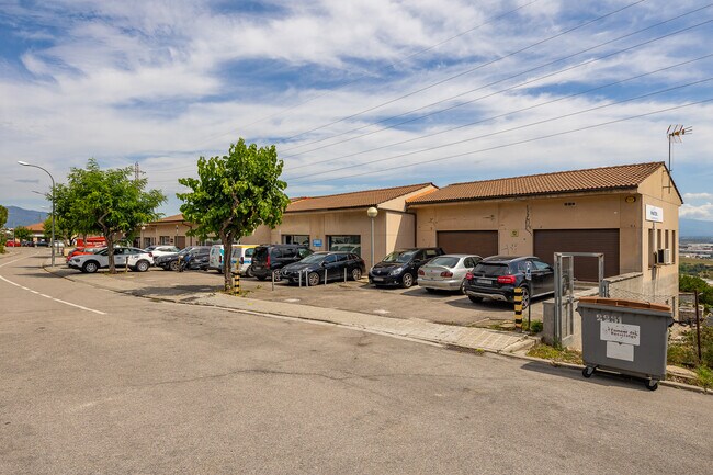 Más detalles de Passatge Arraona, 2-12, Barberà del Vallès - Local en venta