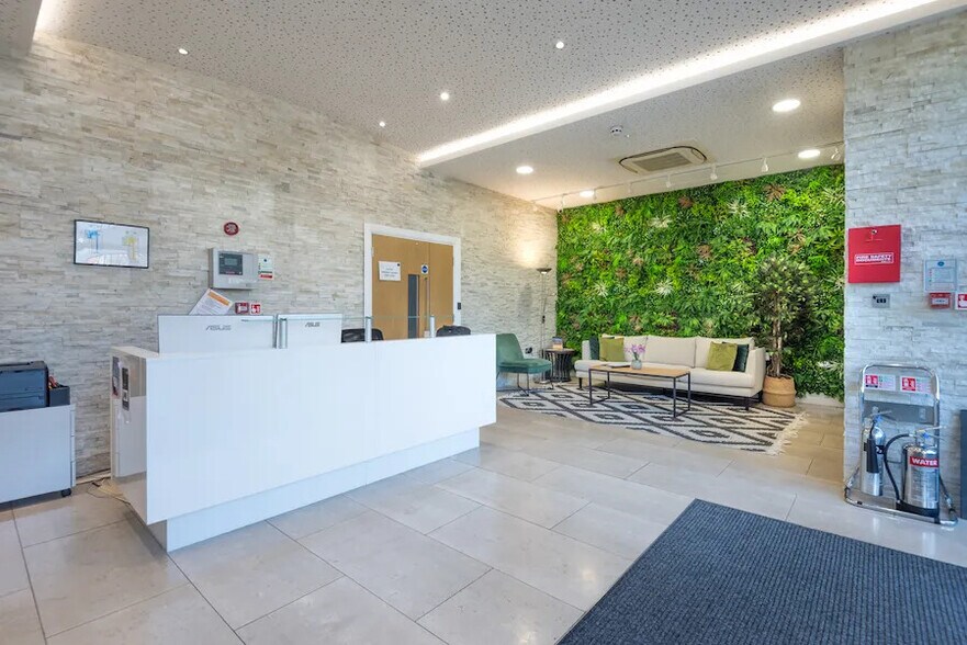 175 Hook Rise S, Surbiton en alquiler - Foto del interior - Imagen 3 de 12