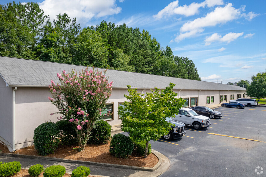 2070 Attic Pky NW, Kennesaw, GA en alquiler - Foto del edificio - Imagen 2 de 20