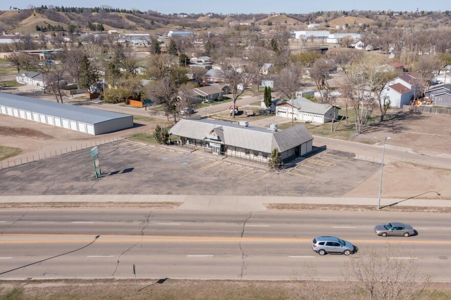 2000 Burdick Expy E, Minot, ND en alquiler - Foto del edificio - Imagen 2 de 12