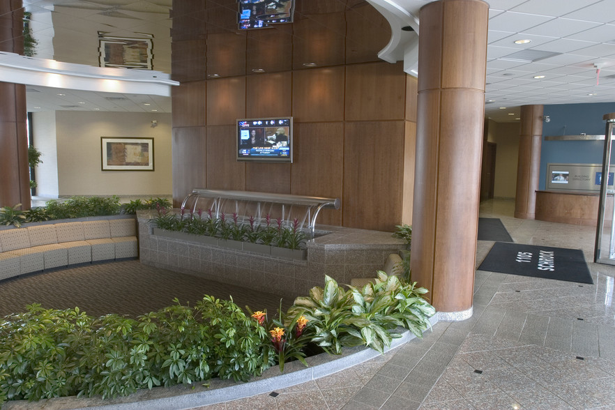 1105 Schrock Rd, Columbus, OH en alquiler - Lobby - Imagen 2 de 13