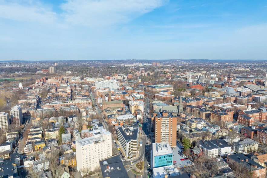 1100 Massachusetts Ave, Cambridge, MA en alquiler - Vista aérea - Imagen 1 de 4