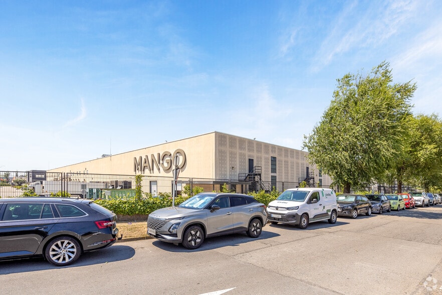 Nave en Palau-solità i Plegamans, Barcelona en alquiler - Foto del edificio - Imagen 2 de 7