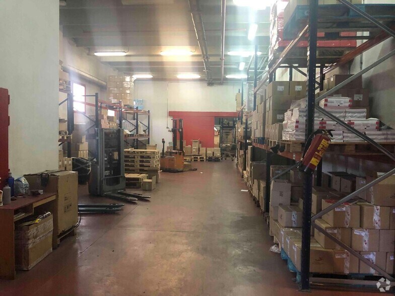 Nave en Madrid, Madrid en venta - Foto del edificio - Imagen 3 de 7