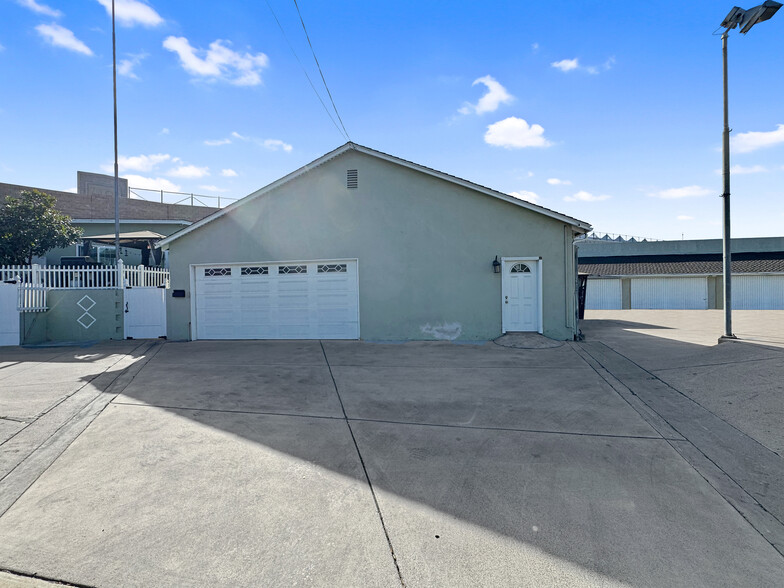 7736 Sugar Dr, Huntington Beach, CA en venta - Foto del edificio - Imagen 3 de 25