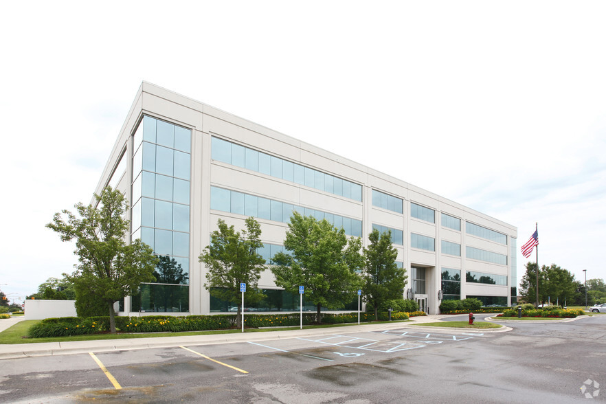 5440 Corporate Dr, Troy, MI en alquiler - Foto del edificio - Imagen 3 de 15