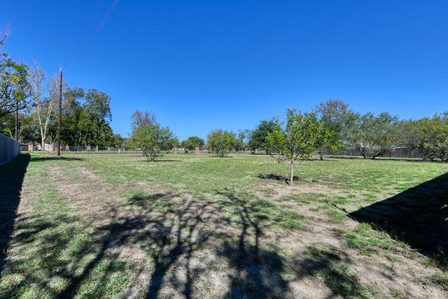 777 Happy Haven Rd, Mcqueeney, TX en venta - Foto del edificio - Imagen 3 de 10