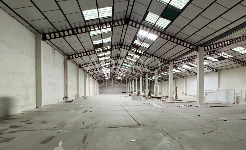Nave en Torrejón de Ardoz, Madrid en venta - Foto del edificio - Imagen 2 de 30