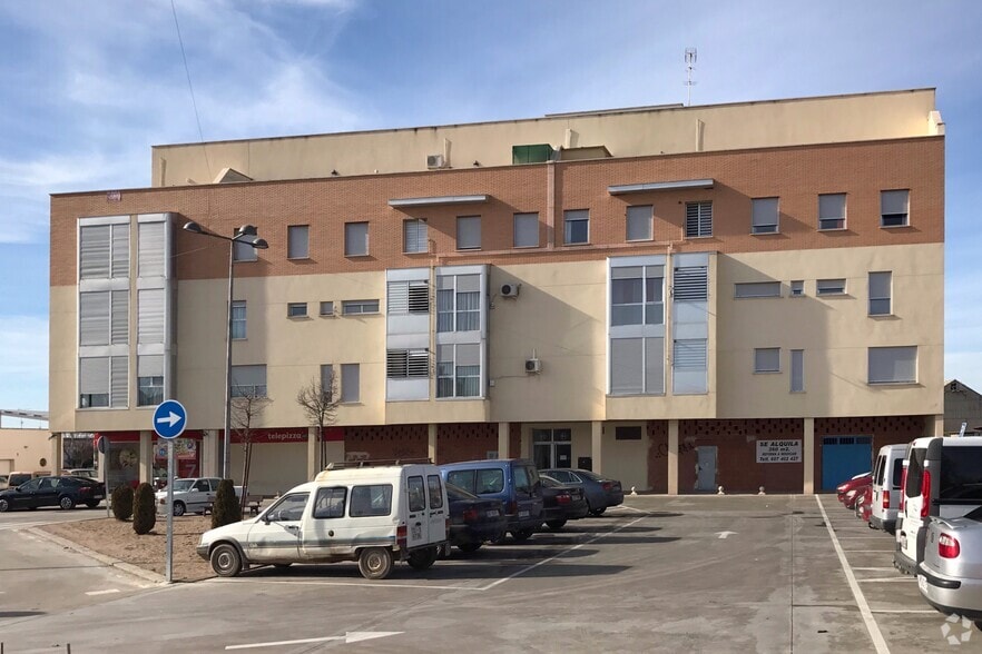 Avenida Jardines de la Estación, 2, Quintanar de la Orden, Toledo en venta - Foto del edificio - Imagen 3 de 3