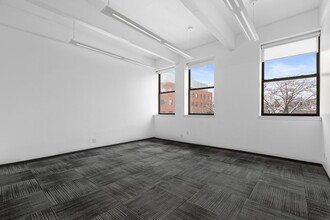 11-17 43rd Ave, Long Island City, NY en alquiler Foto del interior- Imagen 1 de 7