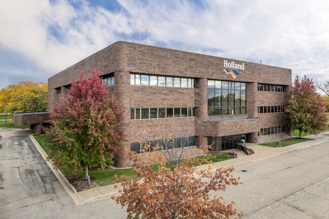 Más detalles de 700 & 734 S Waverly Rd, Holland, MI - Oficina en venta