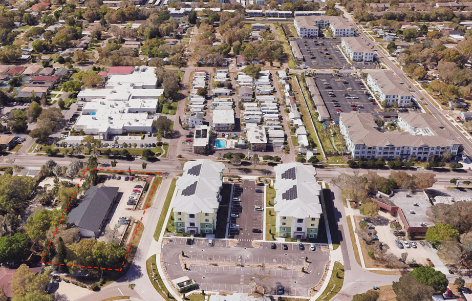 940 Clearwater Largo Rd N, Largo, FL en alquiler - Foto del edificio - Imagen 2 de 2