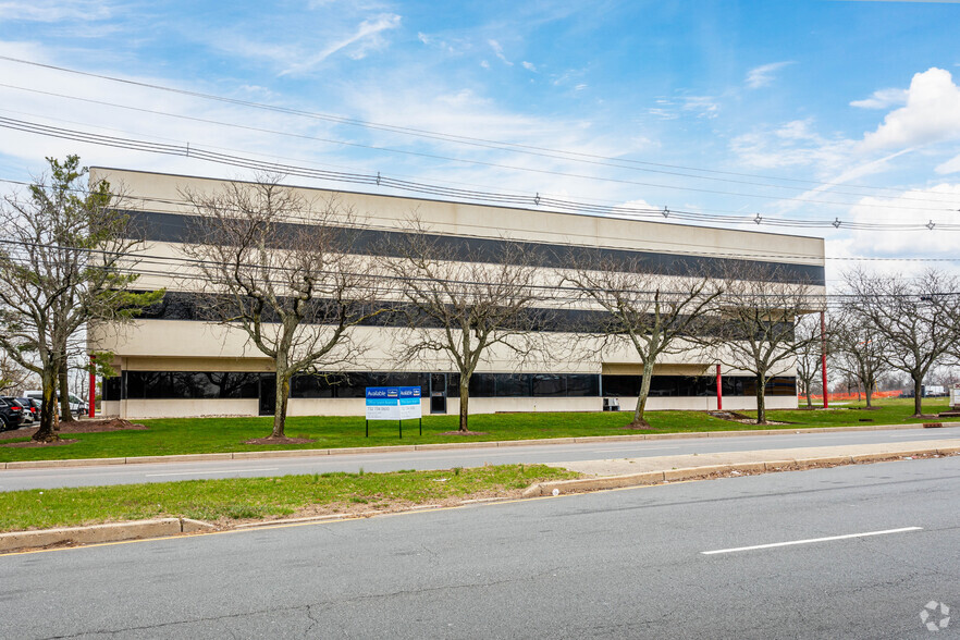 3000 Hadley Rd, South Plainfield, NJ en alquiler - Foto del edificio - Imagen 1 de 2