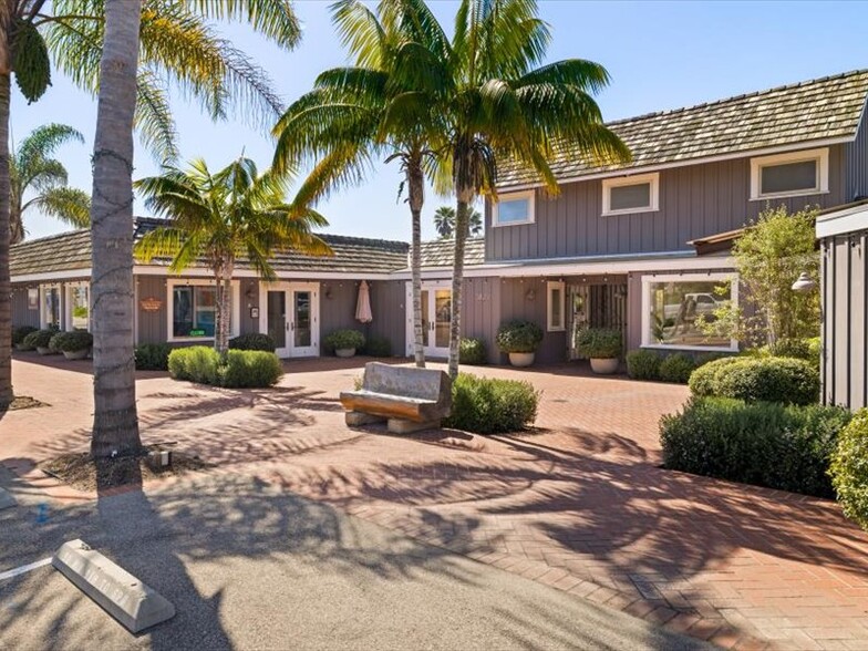 3823 Santa Claus Ln, Carpinteria, CA en venta - Foto del edificio - Imagen 3 de 28