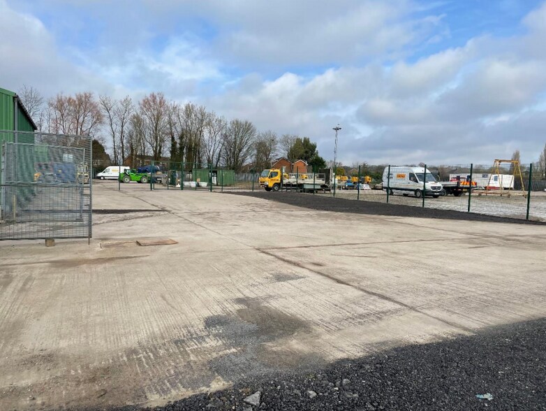 1 Chaddock Ln, Manchester en alquiler - Foto del edificio - Imagen 2 de 3