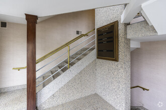 99 Wayland Ave, Providence, RI en alquiler Lobby- Imagen 1 de 11